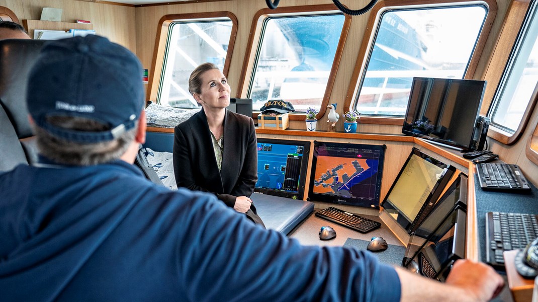 Statsminister Mette Frederiksen (S) på et besøg hos fiskere i Skagen i 2020.