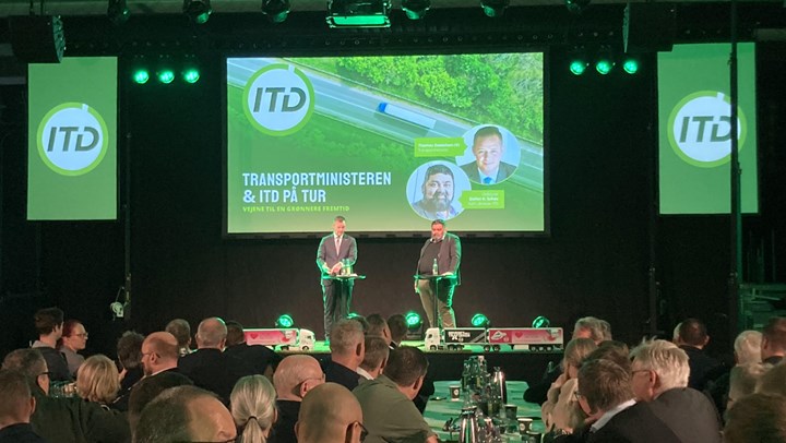 Sammen med brancheorganisationen for professionelle transportvirksomheder ITD har transportministeren været rundt i hver af landets regioner for at tale om sine transportpolitiske ambitioner og svare på borgeres spørgsmål om stort og småt.