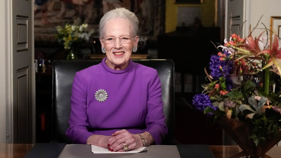 Dronning Margrethe kunne have fortsat en tid endnu, men hun valgte at abdicere, mens hun stadig kan fungere som en klog rådgiver, skriver Thomas Larsen.