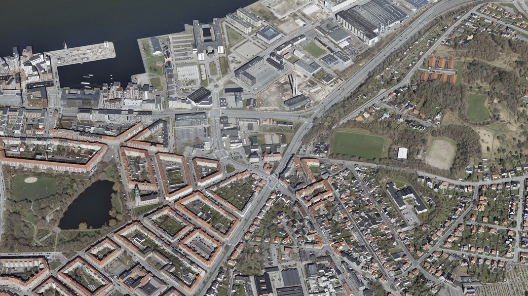 Luftfoto taget over det område i Aalborg, hvor Bygningsstyrelsen netop har købt flere grunde. 