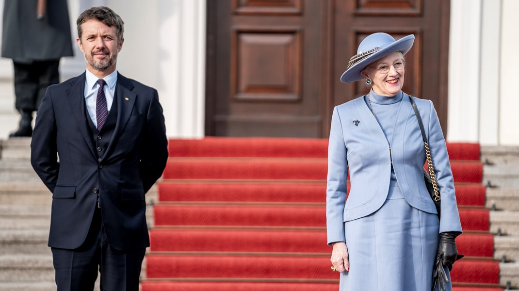 Dronning Margrethe og kronprins Frederik modtages officielt af Tysklands præsidentpar i november 2021. 