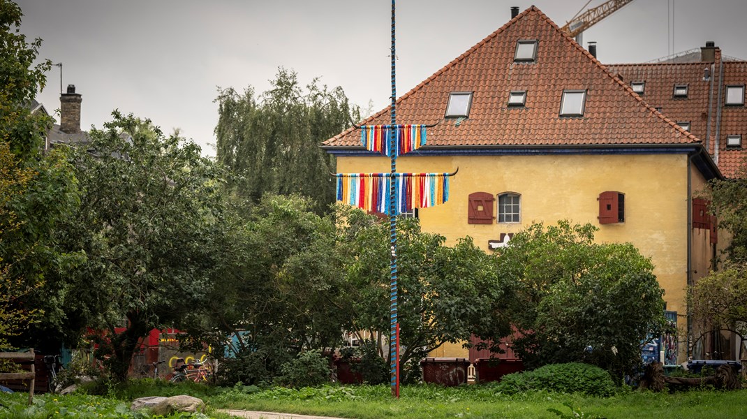 Christiania kan potentielt befinde sig i en situation, hvor de nye almene boliger ikke kun fysisk adskiller sig fra resten af bydelen. Der er også en risiko for en social afkobling mellem beboerne i de nye boliger og christianitterne, skriver Anne Maria Foldgast.