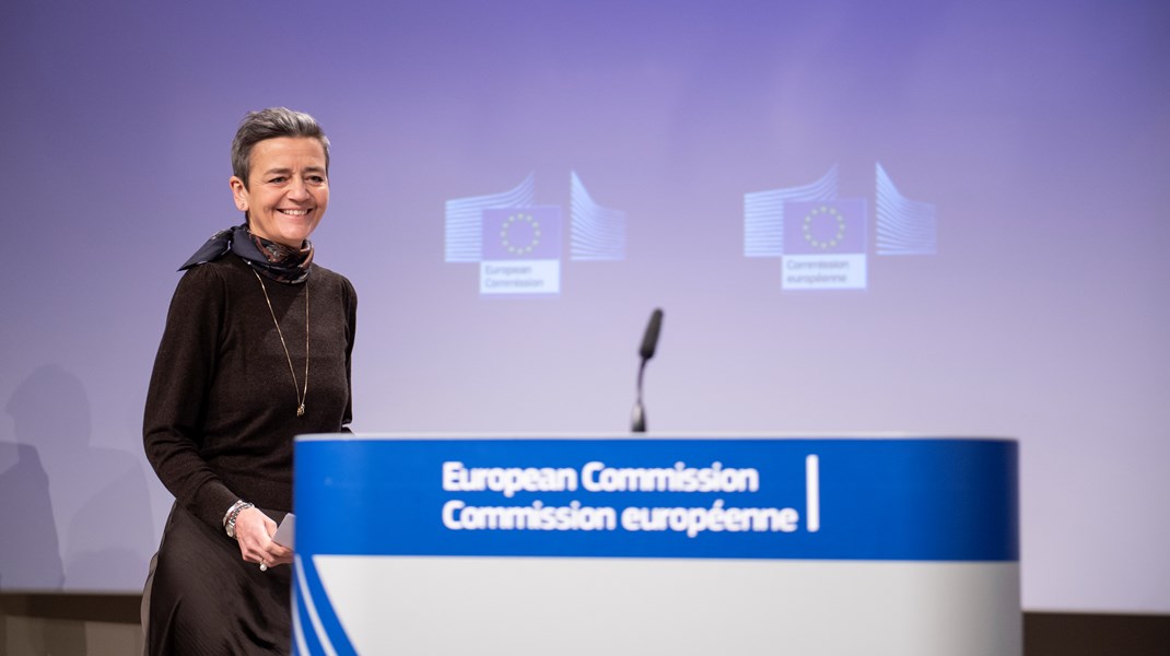 Ledende næstformand Margrethe Vestager fortæller, at EU-Kommissionen er fast besluttet på innovation inden for og med kunstig intelligens. 