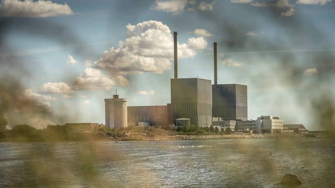 Den sidste reaktor på Barsebäck lukkede i 2005, men atomkraftværket i udkanten af Malmø står stadig som et monument over årtiers dansk modstand mod atomkraft. Både på Christiansborg og i befolkningen er der dog sket en opblødning i holdningen til atomkraft. 