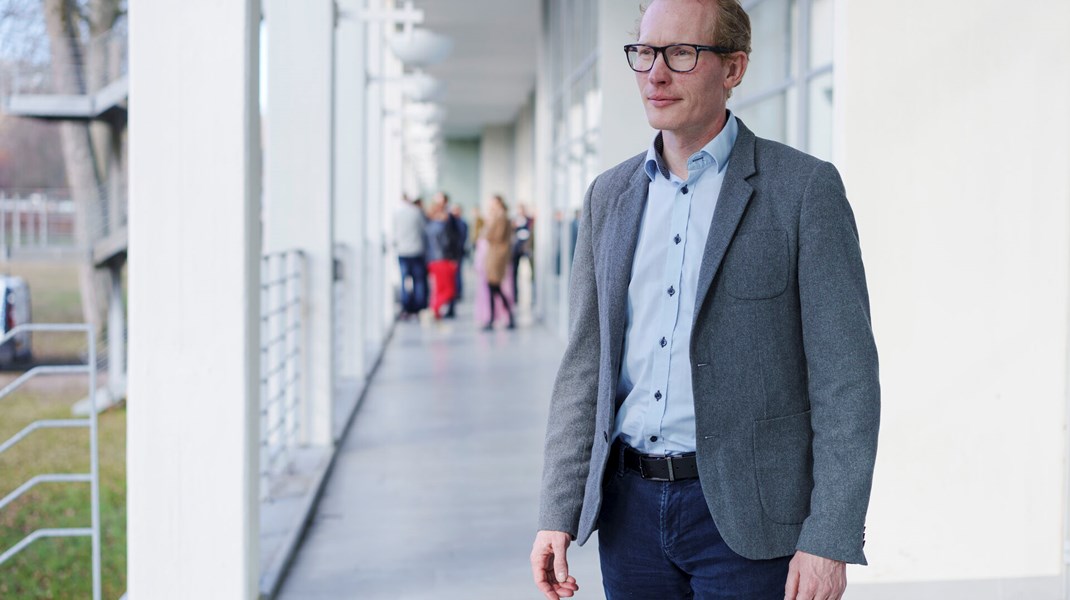 Henrik Hvidesten trak sig søndag som borgmester efter anklager om grænseoverskridende adfærd under en konference om kommunernes økonomi tidligere i januar.