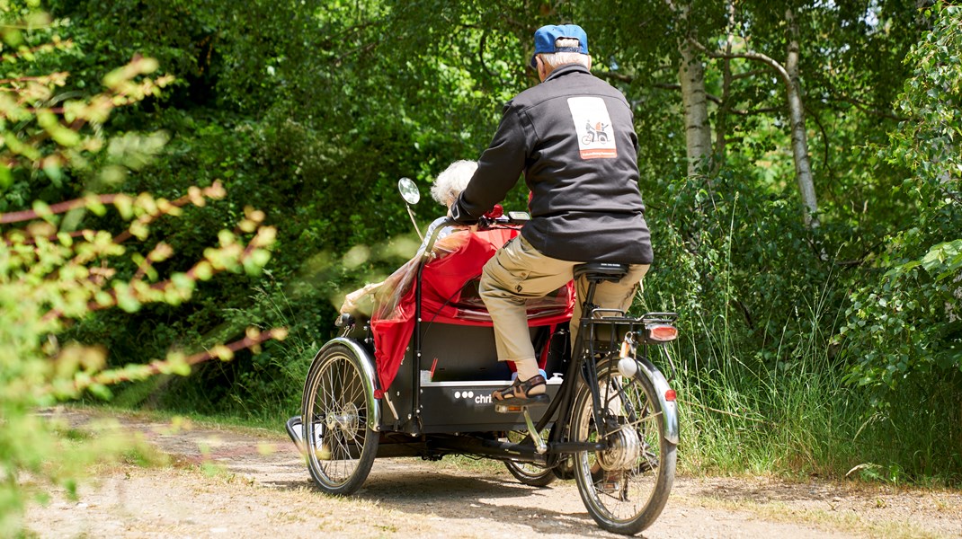 Der er allerede mange frivillige i ældreplejen i dag, for eksempel i foreningen Cykling uden Alder, der kører ture med ældre i christianiacykler.