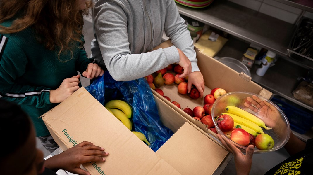 Er ressourcerne virkelig anvendt bedst ved at give mad til 28 elever, hvis der sidder en eller to i klassen, der ikke har fået mad med hjemmefra? Man giver jo heller ikke alle elever specialpædagogisk bistand, bare fordi nogle enkelte ikke kan læse, skriver Jonas Herby.