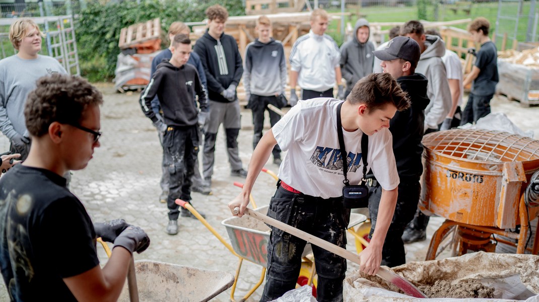 Det giver ikke mening at skære alle over én kam, når man skal vurdere effekterne af både at have en gymnasial og faglært uddannelse i bagagen, skriver Anne Fløe og Signe Koch. 