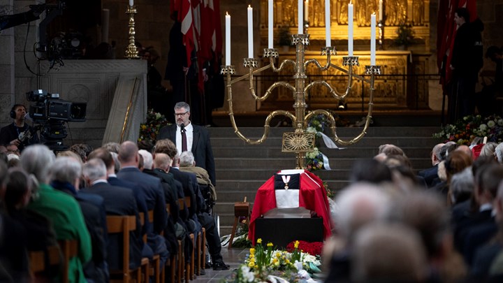 Konservatives generalsekretær, Søren Vandsø, holdt tale i kirken på vegne af Søren Papes familie og partiet. Vandsø og Pape kendte hinanden tilbage fra tiden i Konservativ Ungdom i 90'erne, og Vandsø sad ved Papes side til det sidste.