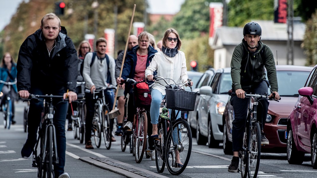 Det er ikke første gang, at forslaget ser dagens lys. I 2010 foreslog SF tvungen cykelhjelm for børn under 12 år. Men dengang mødte forslaget politisk modstand. 