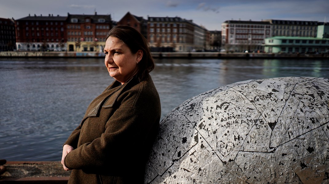 Myndighedernes tiltagende brug af kunstig intelligens i sagsbehandlingen skal reguleres nøje, så hensynet til den enkelte borgers rettigheder ikke forsømmes, skriver Louise Holck. 