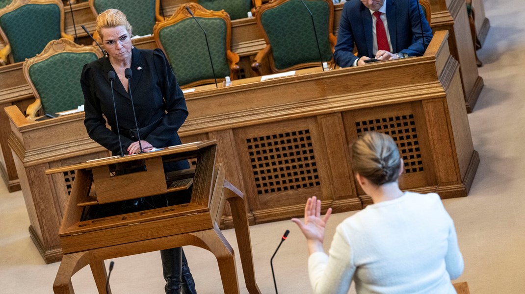 Inger Støjberg (DD) forsøgte tirsdag at bringe statsminister Mette Frederiksen (S) i defensiven på spørgsmålet om CO2e-afgiftens konsekvenser for livet på landet. 