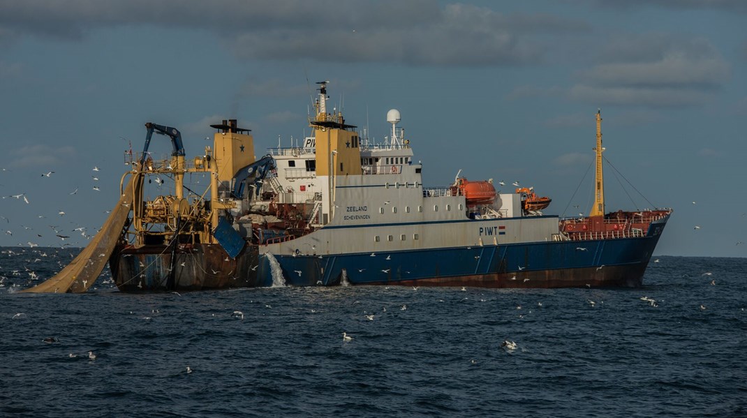 Holm foreslår, at man kun må fiske med trawl, hvor der ikke er effekter på havmiljøet. Det er urealistisk. For al fødevareproduktion sætter et aftryk uanset om den foregår på land eller til vands, skriver Henrik S. Lund.