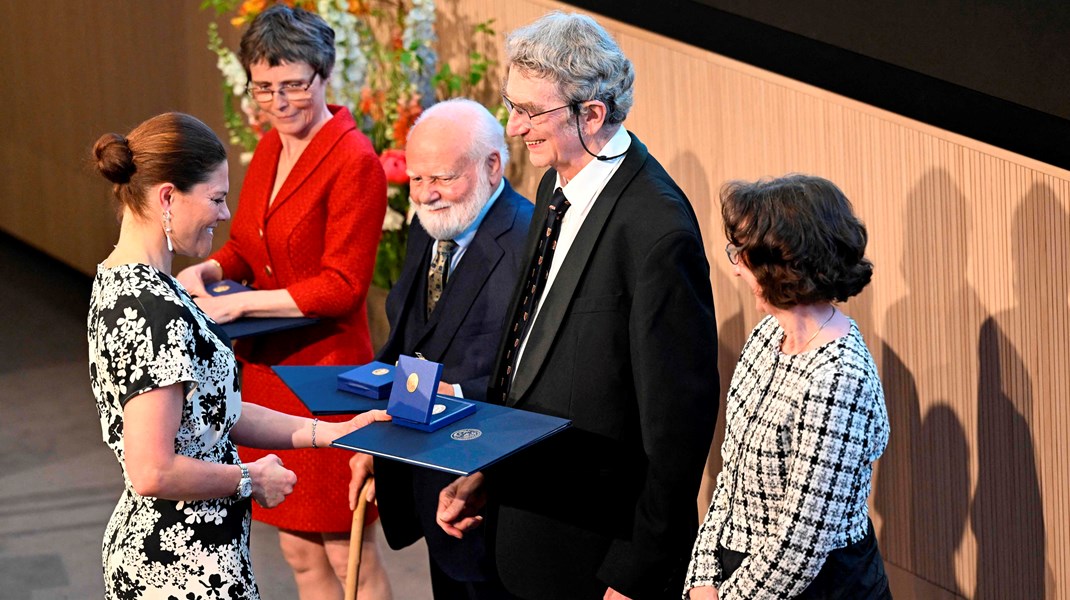 Kronprinsesse Victoria overrakte Jørgen Christensen-Dalsgaard, samt kollegaerne Douglas Gough og Conny Aerts, Crafoordprisen i astronomi.