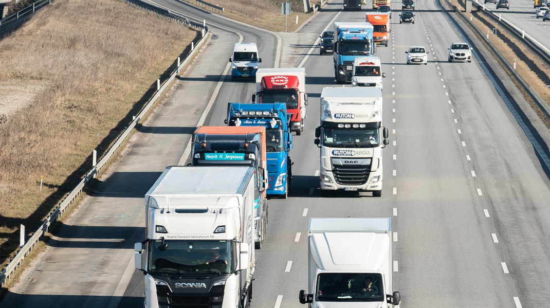 Transportbranchen er i dialog med netselskaberne og kan forstå, at der kan være mange forhindringer, bekymringer og genvordigheder, som betyder, at netselskaberne ikke umiddelbart er villige til at forpligte sig til maksimale leveringstider, skriver Erik Østergaard.