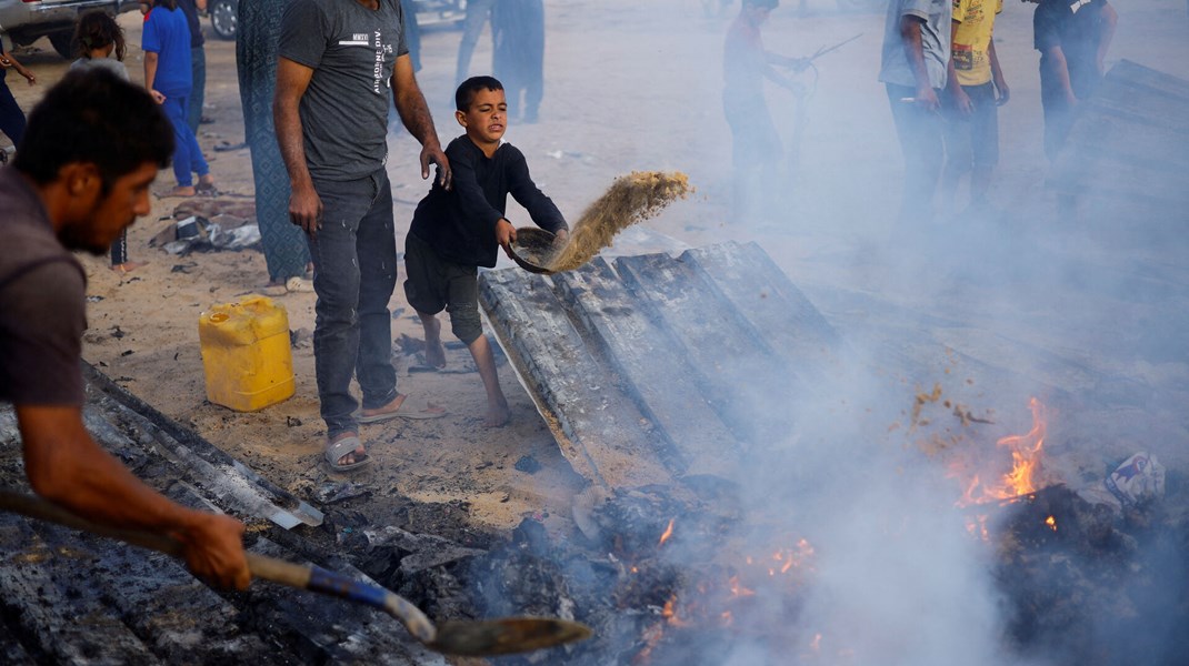 En brand i en flygtningelejr i Rafah i det sydlige Gaza den 27. maj kostede 45 mennesker livet. Branden var forårsaget af et israelsk bombeangreb mod to Hamas-ledere. Angrebet vakte forargelse hos Frankrigs præsident Emmanuel Macron. 