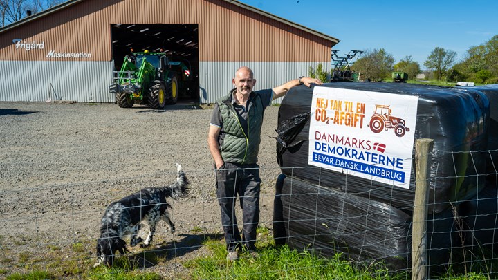 Michael Hendriksen væltede den daværende lokalformand for Venstre i et kampvalg i marts 2023. To måneder senere trak han sig. Nu er han formand for Danmarksdemokraterne på Bornholm.