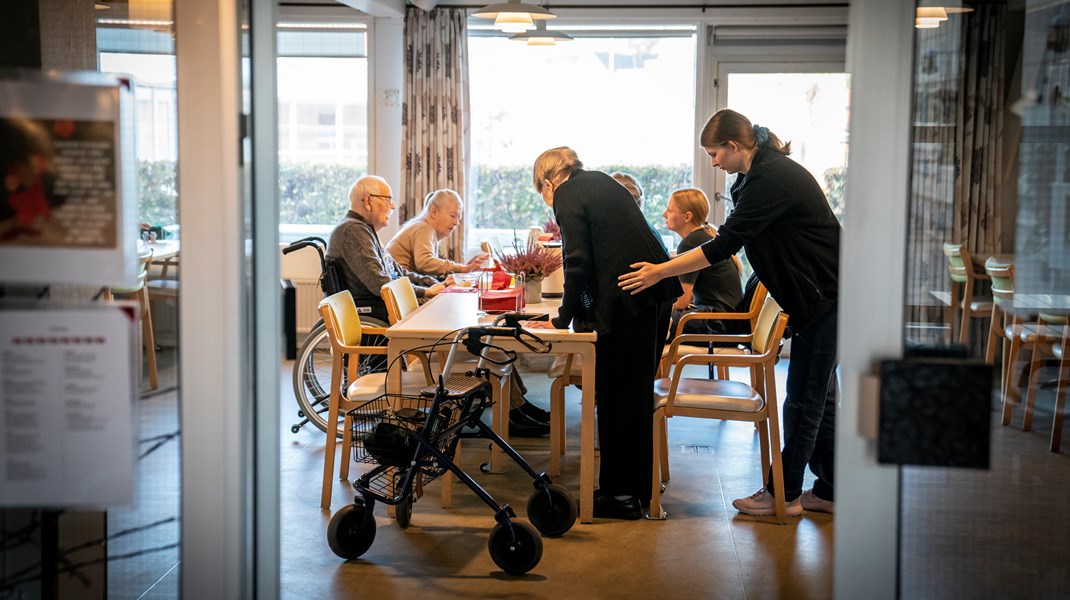 Sidste år havde flere kommuner, herunder Holbæk og Køge, svært ved at få nok sosu-elever. I Slagelse havde de netop den udfordring, men valgte alligevel kun at ansætte de mest kvalificerede elever, skriver Kasper Fomsgaard Nielsen og Kirsten M. F. Ørting. (arkivfoto)