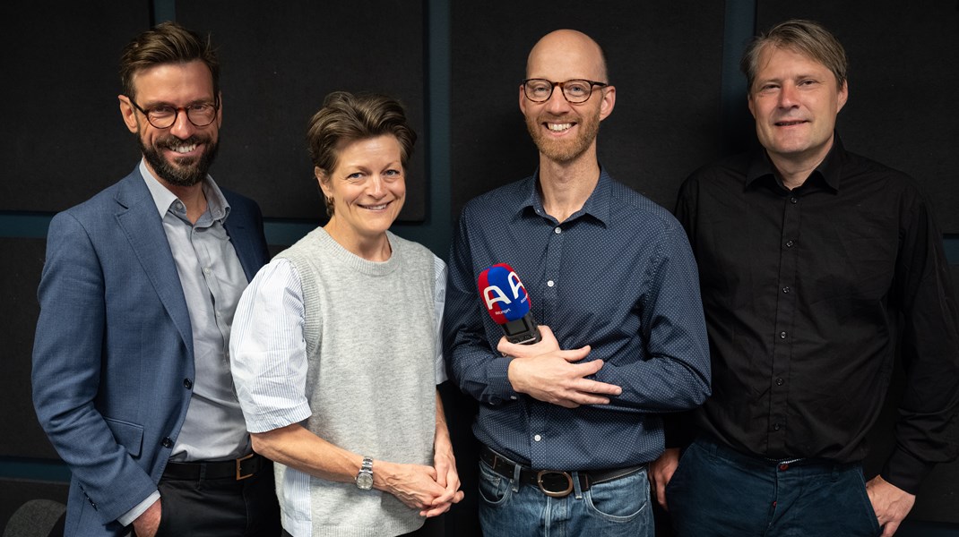 Dagens gæster er, Christian Harsløf, KL’s
direktør for sundhed, ældre, social og digitalisering, 

Jakob Kjellberg, Professor hos Vive og medlem af
Sundhedsstrukturkommissionen,

Camilla Rathcke, formand for Lægeforeningen og
vært er Altingets sundhedspolitiske analytiker.