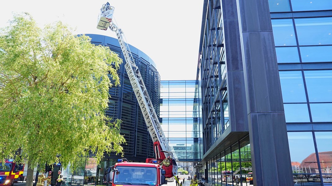 Torsdag udbrød der brand i bygningen, der blandt andet huser Skatteministeriets departement.