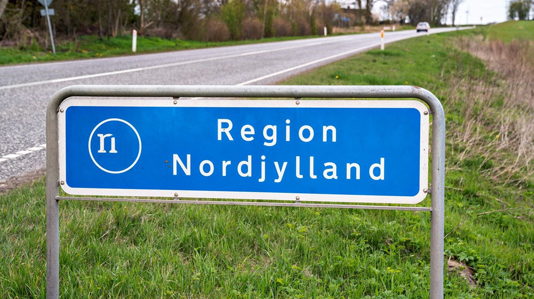 Alle borgmestre i Region Nordjylland og en række af deres kollegaer på Syd- og Vestsjælland afviser forslag fra sundhedskommission om at gå fra fem til tre regioner ved at oprette to nye storregioner.