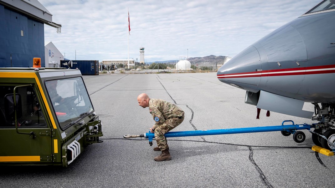 Forsvarets Challenger-fly i Kangerlussuaq Lufthavn efter en patrulje. 