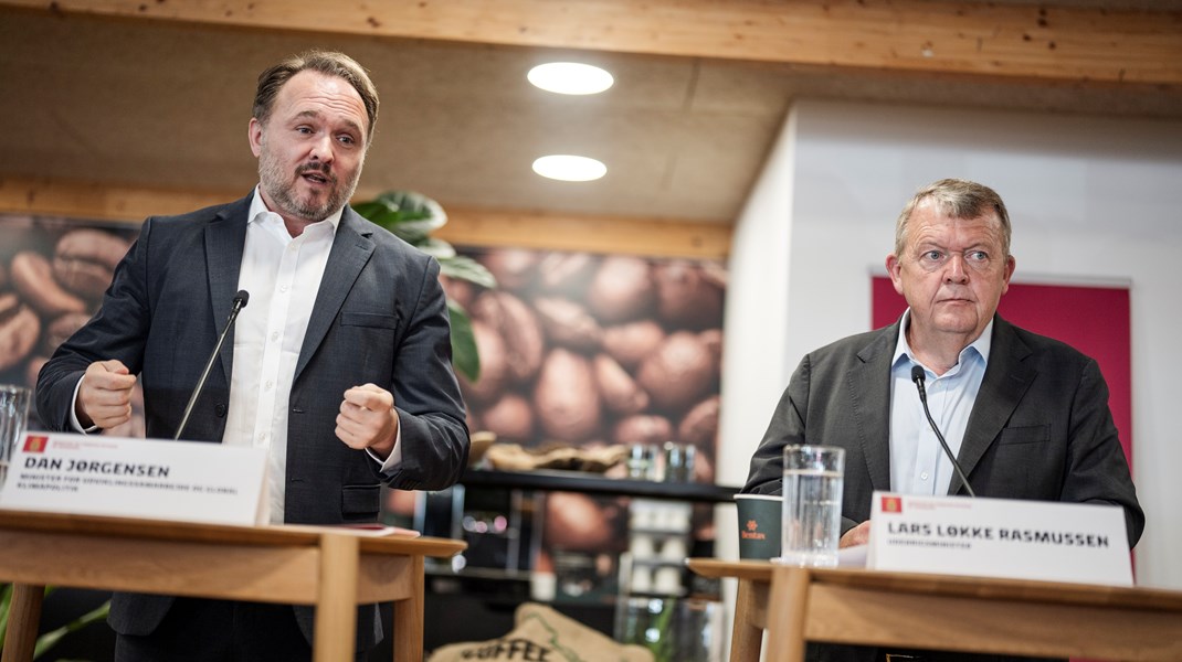 Regeringen vil styrke Danmarks diplomatiske indsats i Afrika, men der er også brug for at sende stærke diplomater til Udlændingestyrelsen, skriver Knud Vilby.