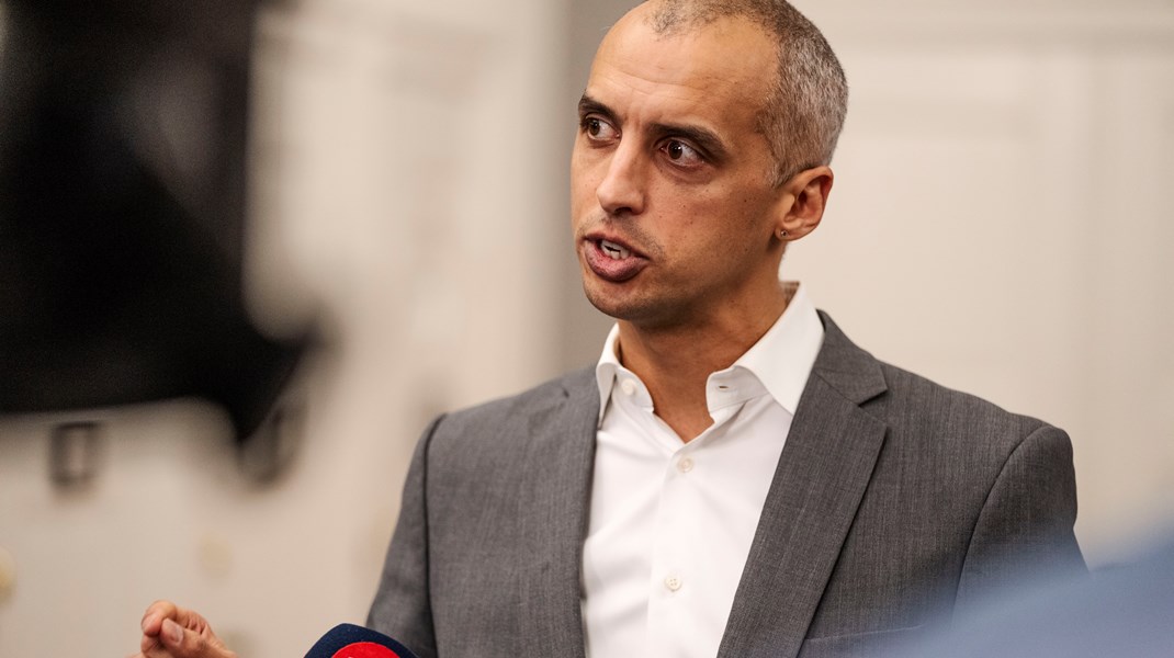 Mattias Tesfaye vil rykke rundt på tilskud til ungdomsuddannelser. Mens nogle skoler står til at miste 7-8 millioner kroner i årlig støtte, står andre til en stor stigning i tilskudskroner.