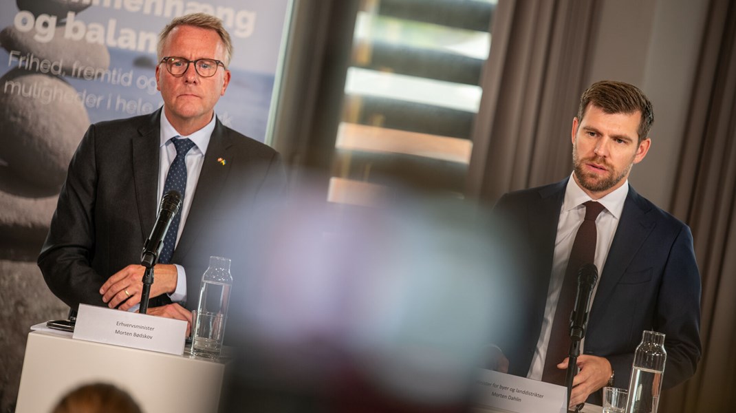 Arbejdet med en ny turismestrategi bliver nu overdraget fra erhvervsminister Morten Bødskov (S) til By-, Land- og Kirkeminister Morten Dahlin (V).