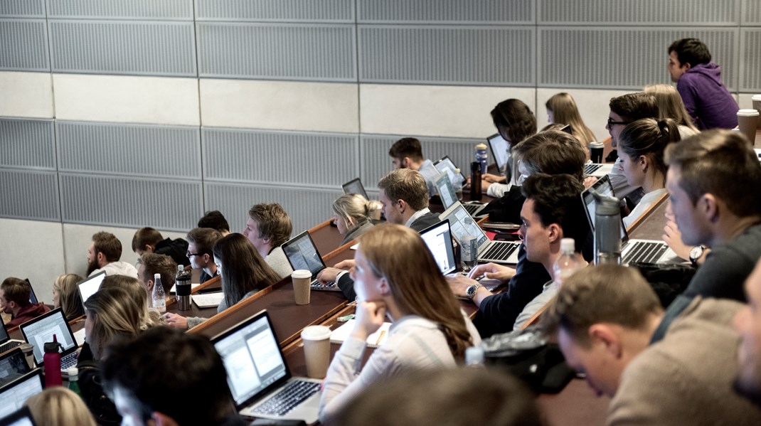 Hvis unge ikke får plads på deres foretrukne uddannelse, risikerer vi, at de udskyder studiestart eller helt opgiver. Det er en potentielt høj pris at betale både for den enkelte og for samfundet, skriver Mads Fjord Jørgensen & Tobias Høygaard Lindeberg