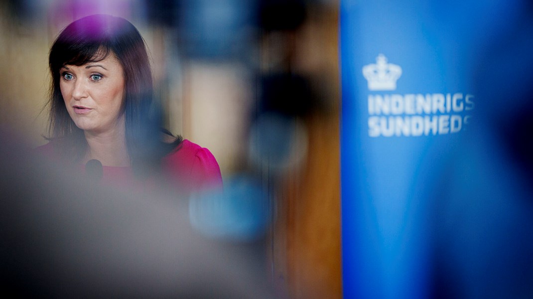 Indenrigs- og sundhedsminister Sophie Løhde (V) skal nu tage stilling til, om hun vil hjælpe de 16 kommuner, der står til at smæk på næsten en milliard kroner for at have lagt budget ud fra de statslige garantier i 2024.