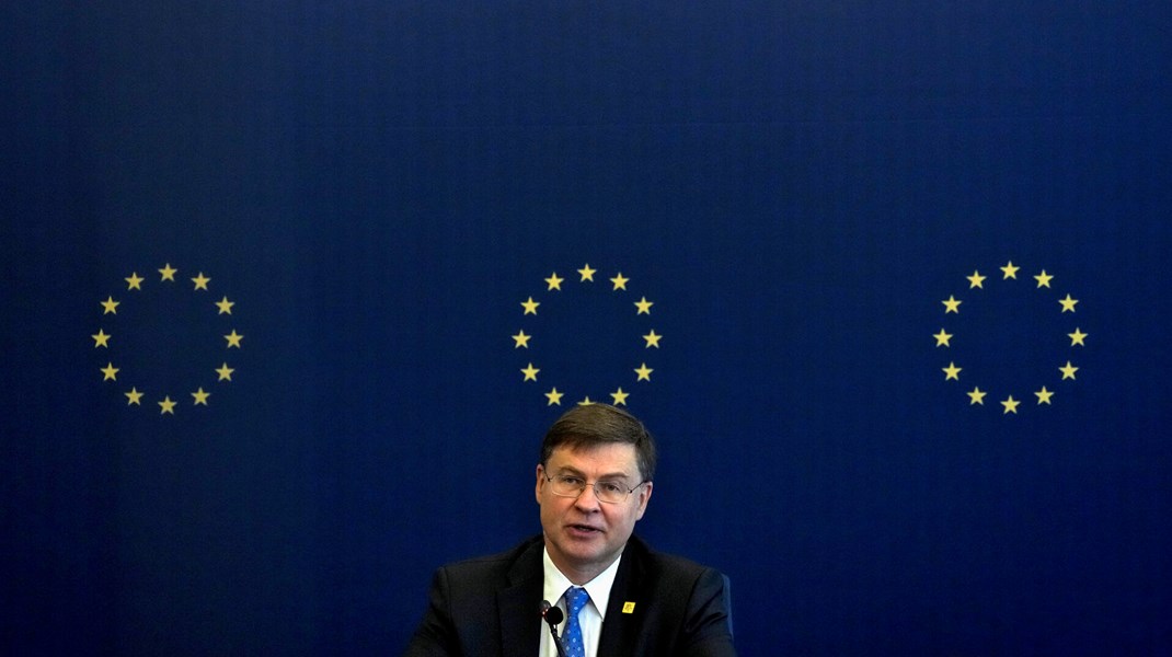 Det bliver formentlig letten Valdis Dombrovskis, der bliver kommissær for økonomi, produktivitet, implementering og simplificering.