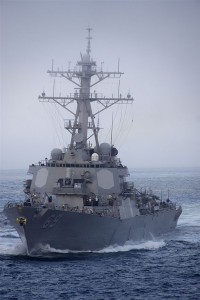 Arleigh Burke-klasse destroyeren USS Milius med solid state-radaren monteret som plader på styrhuset under vinduerne. Foto: Senior Chief Mass Communication Specialist Joe Kane, US Navy.